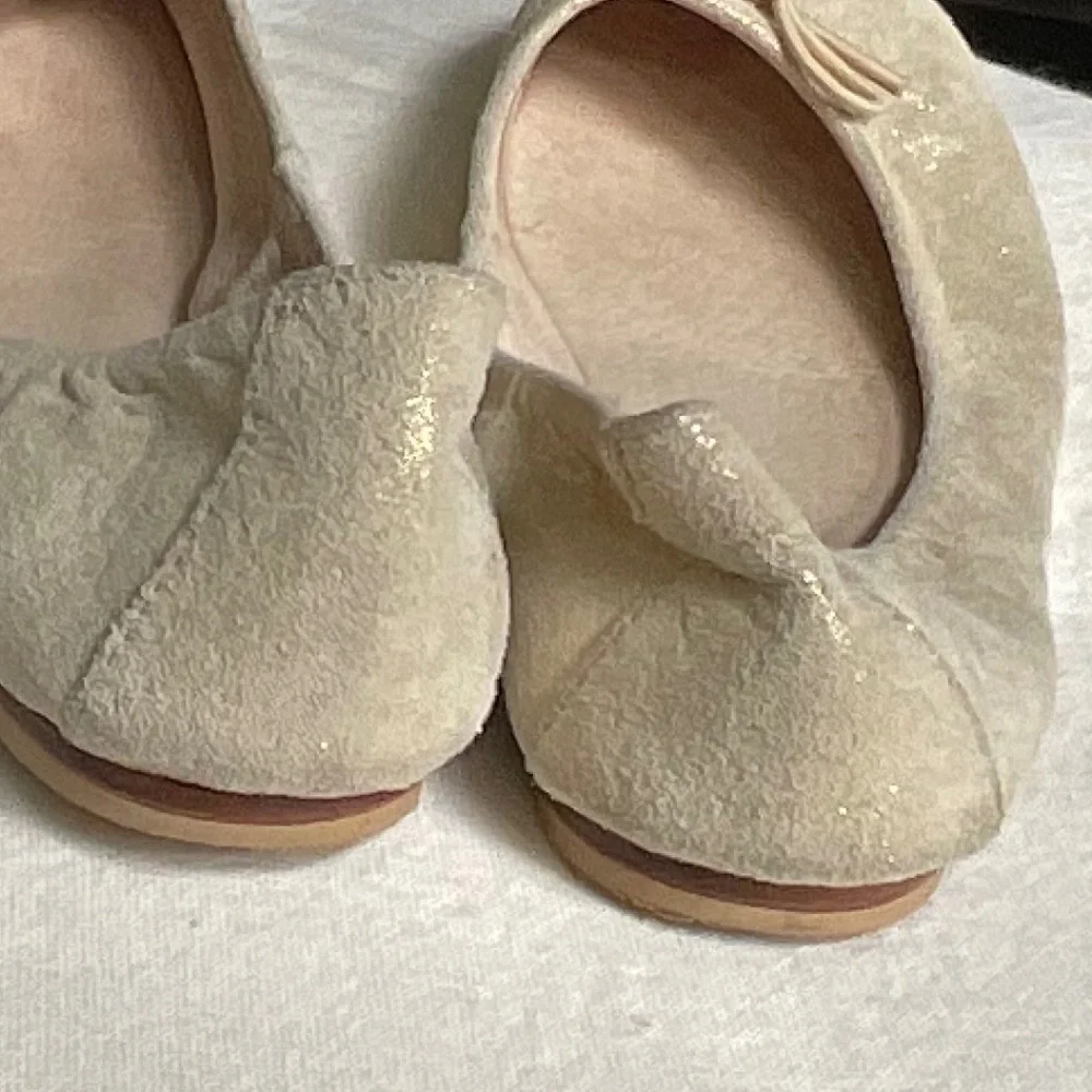 Bloch Cream/Gold Ballet Flat Shoes Size 32 (US 2)